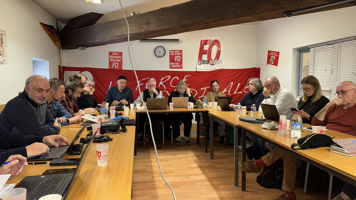 udFoVosges's tweet photo. L ud FO Vosges (88) acceuille  avec plaisir ce matin La Commission administrative de la @FECFO #fecfo  (employés et Cadres FO ).#FO #udfo88 ✊🏻
Bienvenue aux camarades des secteurs de la FEC (secu , france travail , urssaf , assurances etc etc ) https://t.co/cHmY9KvDkA