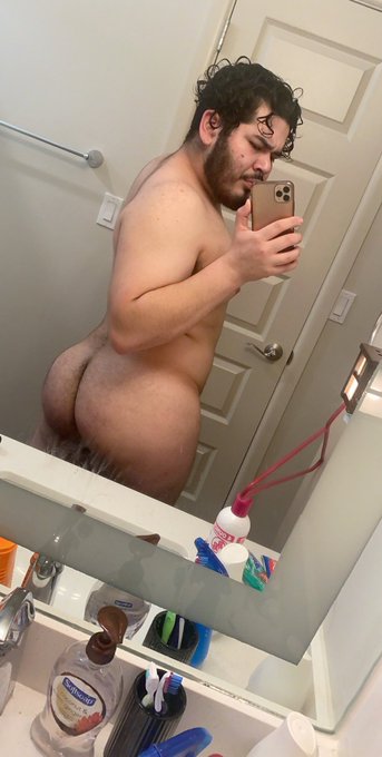 Watch callmebabyboi's leaked NSFW photo on TwXstars
