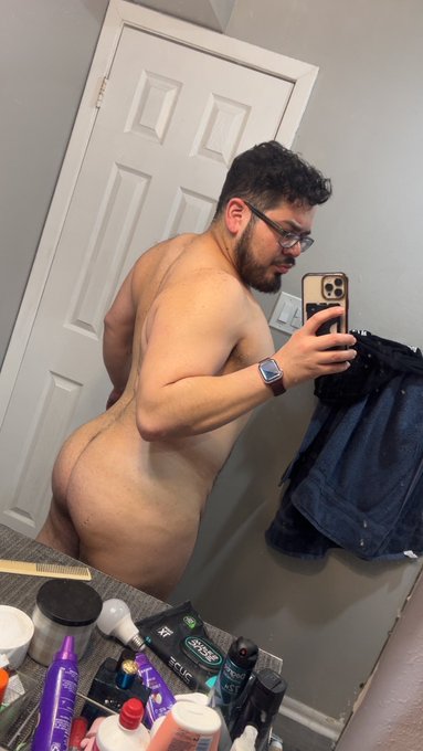 Watch callmebabyboi's leaked NSFW photo on TwXstars