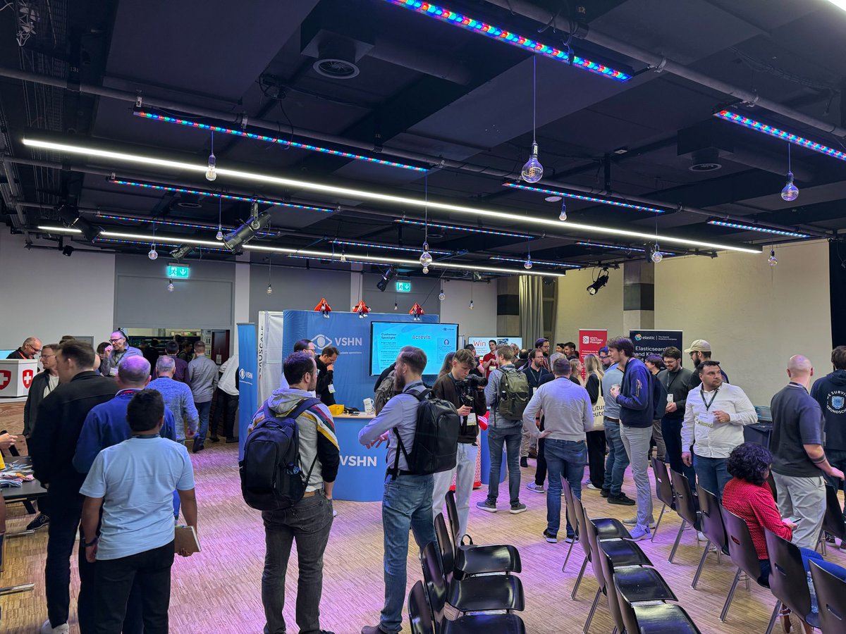 Mingling with our awesome sponsors in the coffee break! ☕️ #dodzh #DevOpsDaysZH #devopsdays
