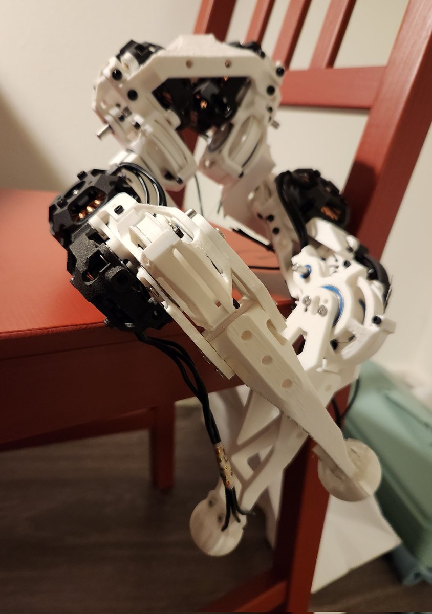 bot_69i75j31 tweet media