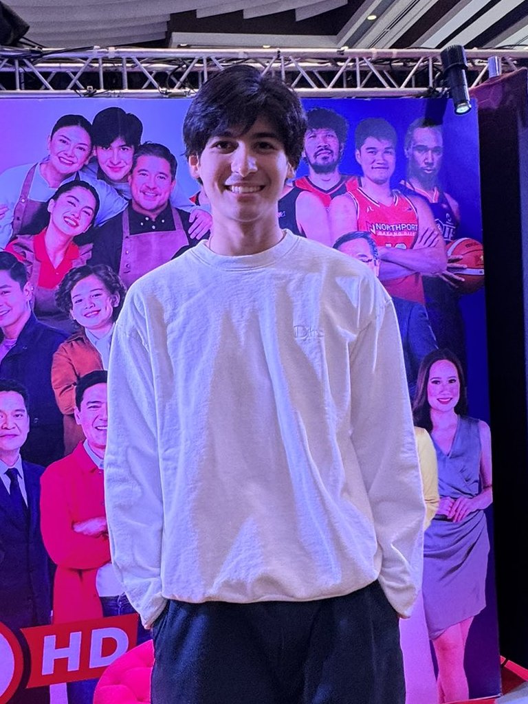 AshDresDreamers's tweet image. Our Andres is glowing! drop &quot;Young, tall, and fine&quot; with the tags!

ANDRES GRACES FICTAP EVENT  
#AndresMuhlach 
#AndresForVPCA