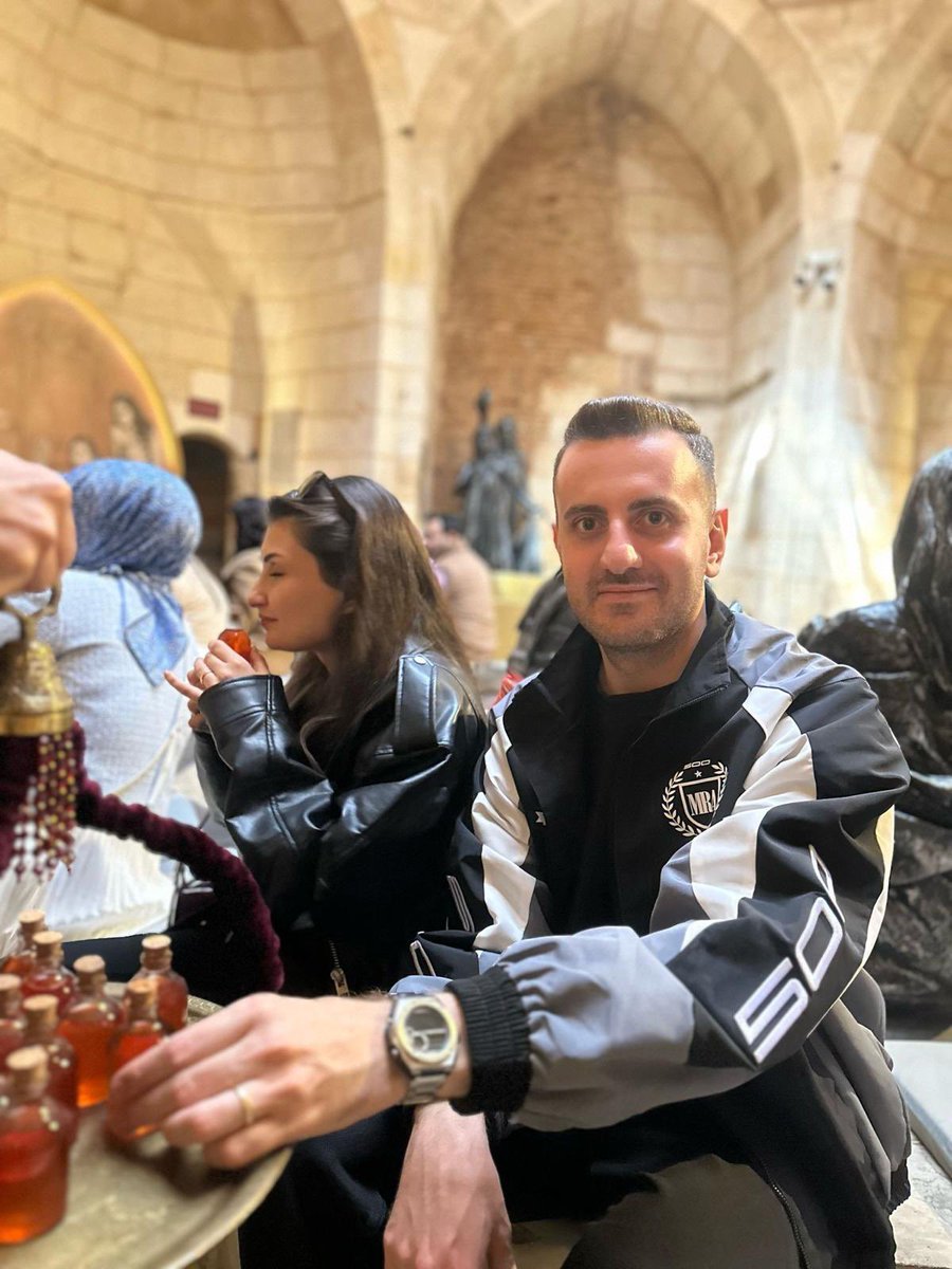 “Yeryüzünde gördüğünüz her şey, kadının eseridir.” 

Hamam müzesi olarak #8Mart Dünya Kadınlar Gününü unutmadık. Günün anlam ve önemine yakışır şekilde güzellik ve estetiği bir arada anlatan “Şamşırak Atölyesi” yapıldı. Değerli ziyaretçilerimize ve kadınlarımıza hediye edildi.