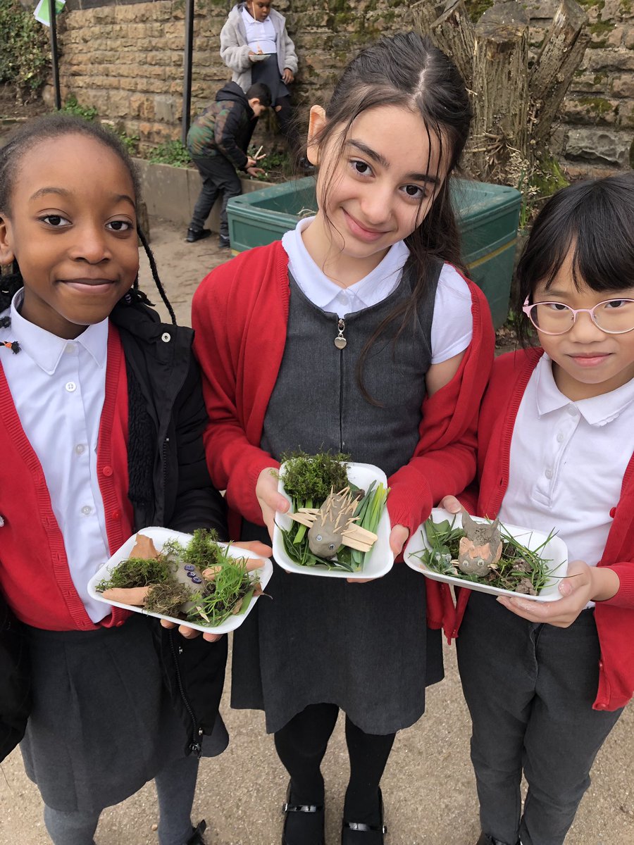 staugustinesNG3's tweet image. Year 4 created their own 'critter' that would adapt to our school environment. They then made a habitat that their creature would like to live in.
#BritishScienceWeek 
#ScienceAtStA’s