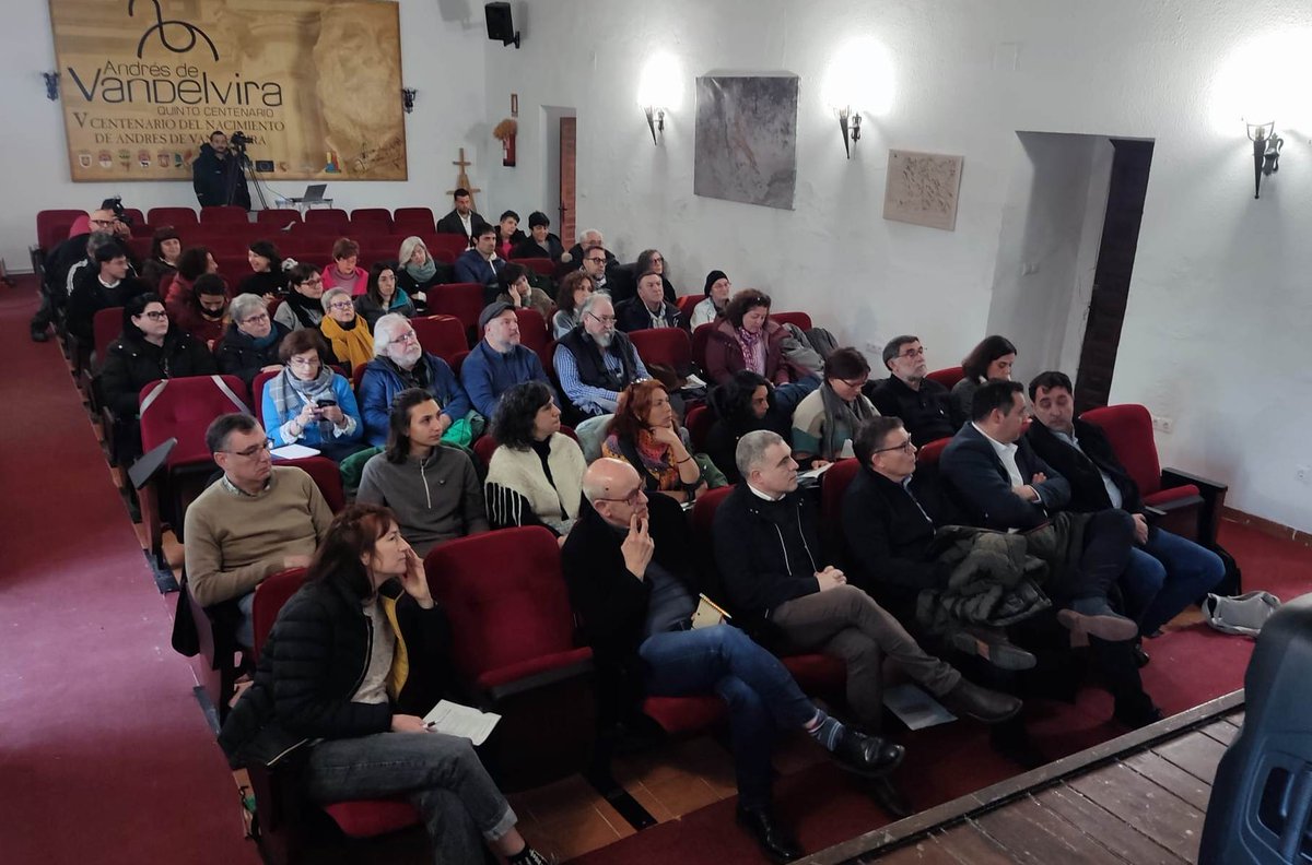 Empezamos las Jornadas AIP 2025 con la bienvenida e intervenciones inaugurales de las autoridades locales y el presidente de la AIP, Jorge Ridao.
#despoblación #JornadasAIP2025 #Alcaraz