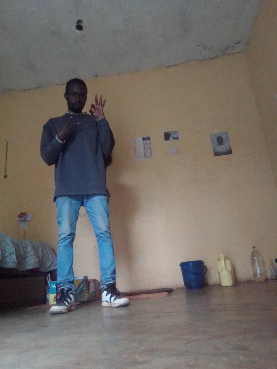 MisterKneeq's tweet image. I go first.