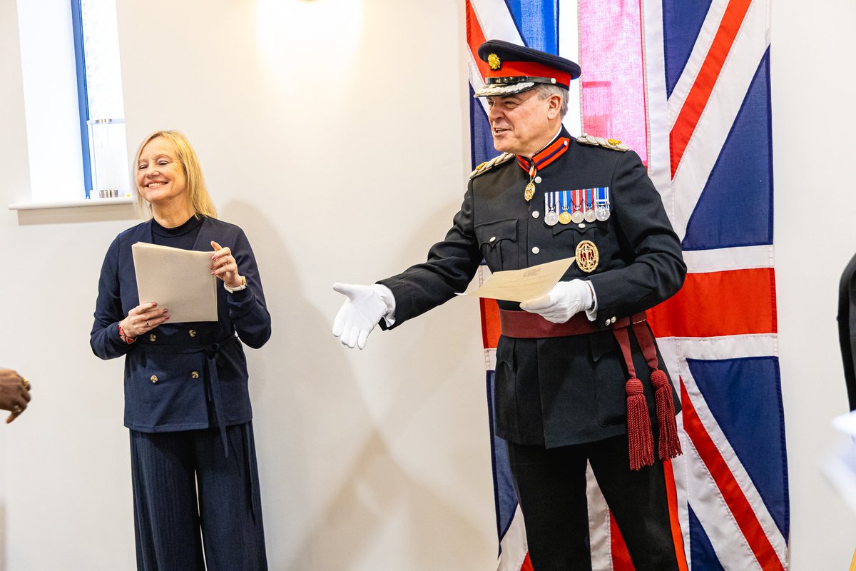 Sir Dave Thompson QPM DL (@sirdavethompson) on Twitter photo I was delighted to represent <a href="/WMLieutenancy/">WMLieutenancy</a> with @brumlordmayor at the #Commonwealthday Citizenship Ceremony at the register office this week. I was delighted to represent <a href="/WMLieutenancy/">WMLieutenancy</a> with @brumlordmayor at the #Commonwealthday Citizenship Ceremony at the register office this week.