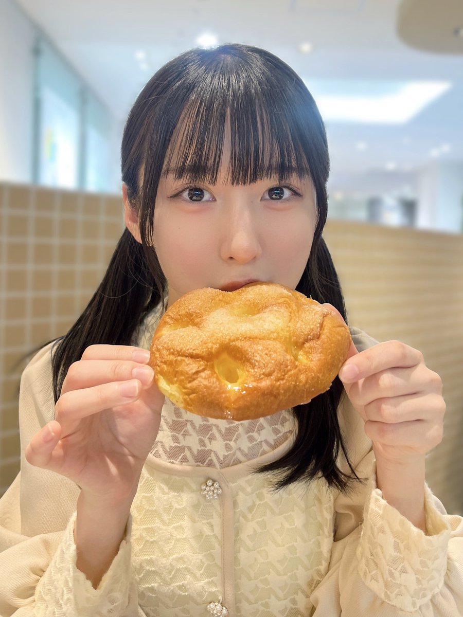 _htcr's tweet image. 食べ物持ってる時の持ち方からもう可愛いよね✨

@1212_mizuno 

#pamplepop