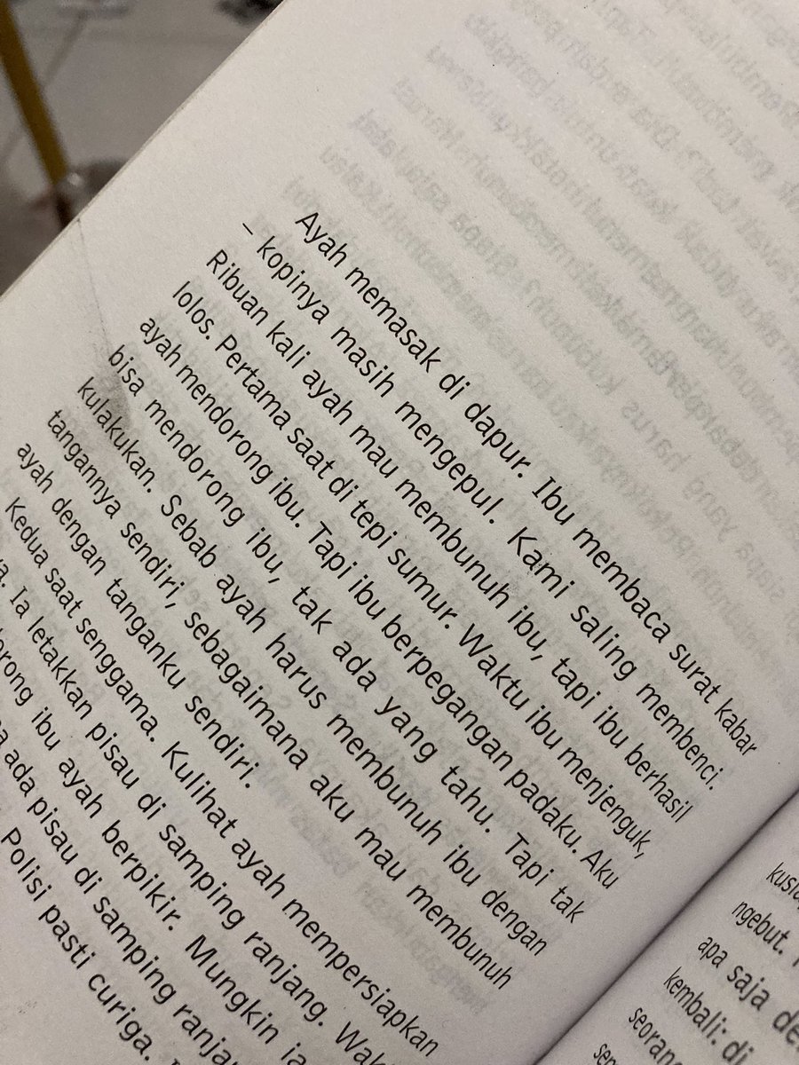 Lits, mau berbagi dan bermain nih. Ini dua paragraf pembuka novel dan cerpen favoritku. Bisa tebak judul buku atau cerpennya?

Kalau kamu, apa dua paragraf pembuka yang mengenang di hatimu?