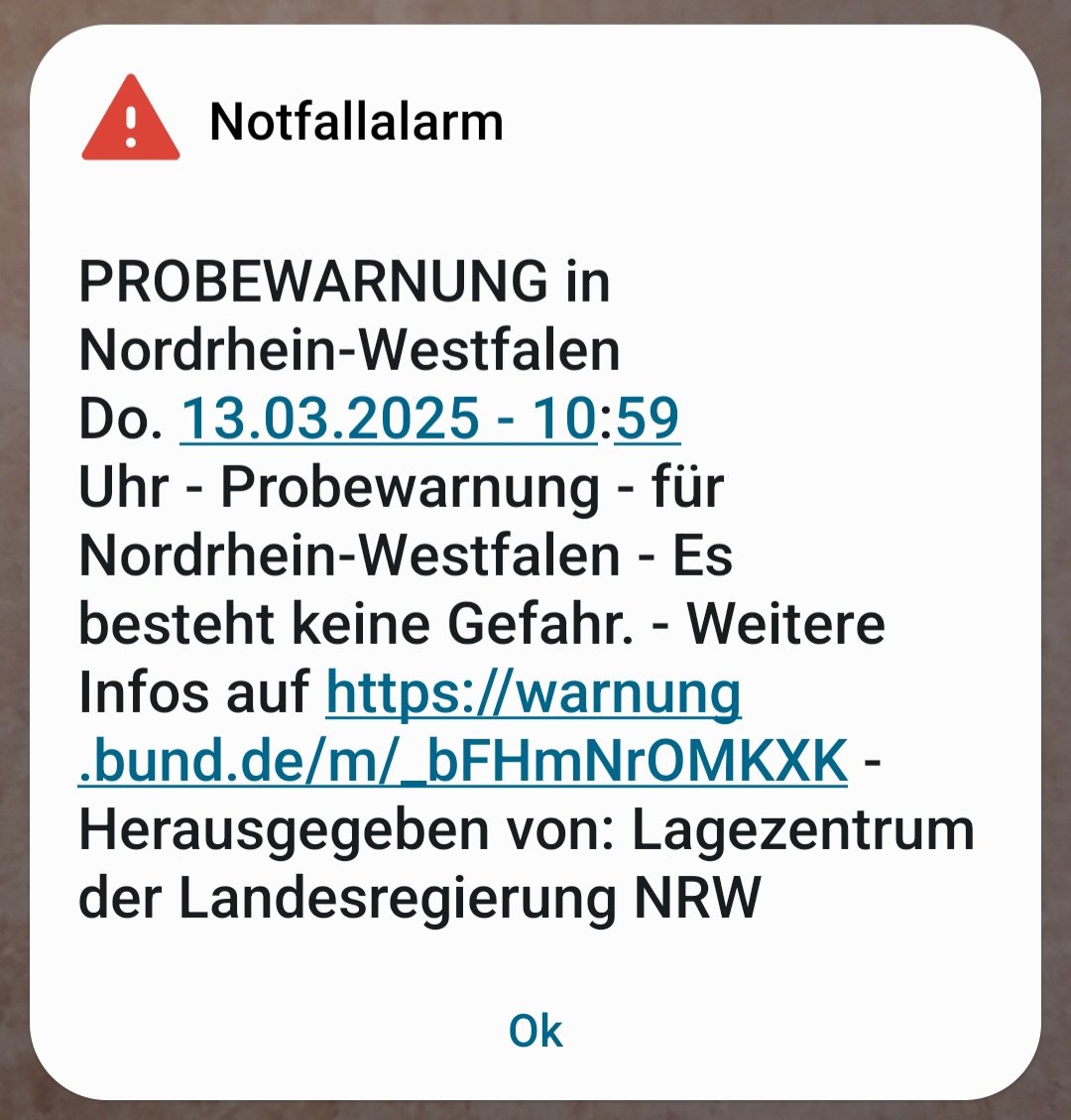 zukunft37's tweet image. Die Kriegsspielchen laufen mal wieder.
Ätzend! 😖
#Probealarm