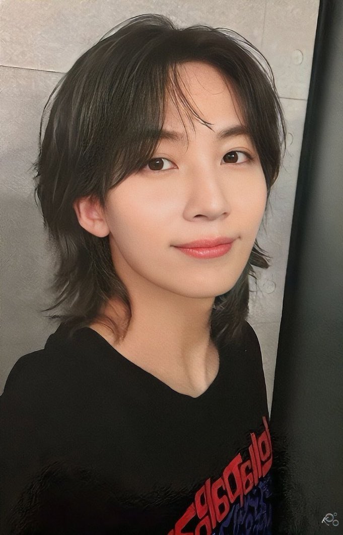 wonustrongest's tweet photo. Day 176 yoon jeonghan, baka may balak kang umuwi samin pls ngayon mo na gawin https://t.co/JsFW9K0UVo