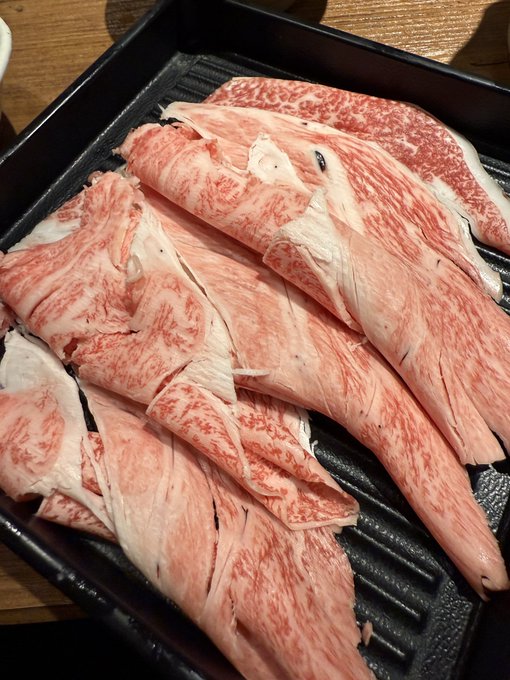 黒毛和牛すきやき食べ放題
ヾ(๑╹◡╹)ノ" 