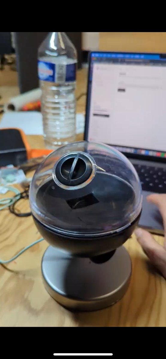 Letzten Samstag organisierten ein paar Mannheimer plebs in der numa.works Galerie einen Candy Dispenser Workshop. 
Es wurde geschraubt,geflasht,Relais &amp; ESP 32 Boards eingebaut, gelötet und natürlich auch über Lightning was dazu gelernt. 🙏⚡️
<a href="/lnbits/">LNbits</a> #Bitcoin