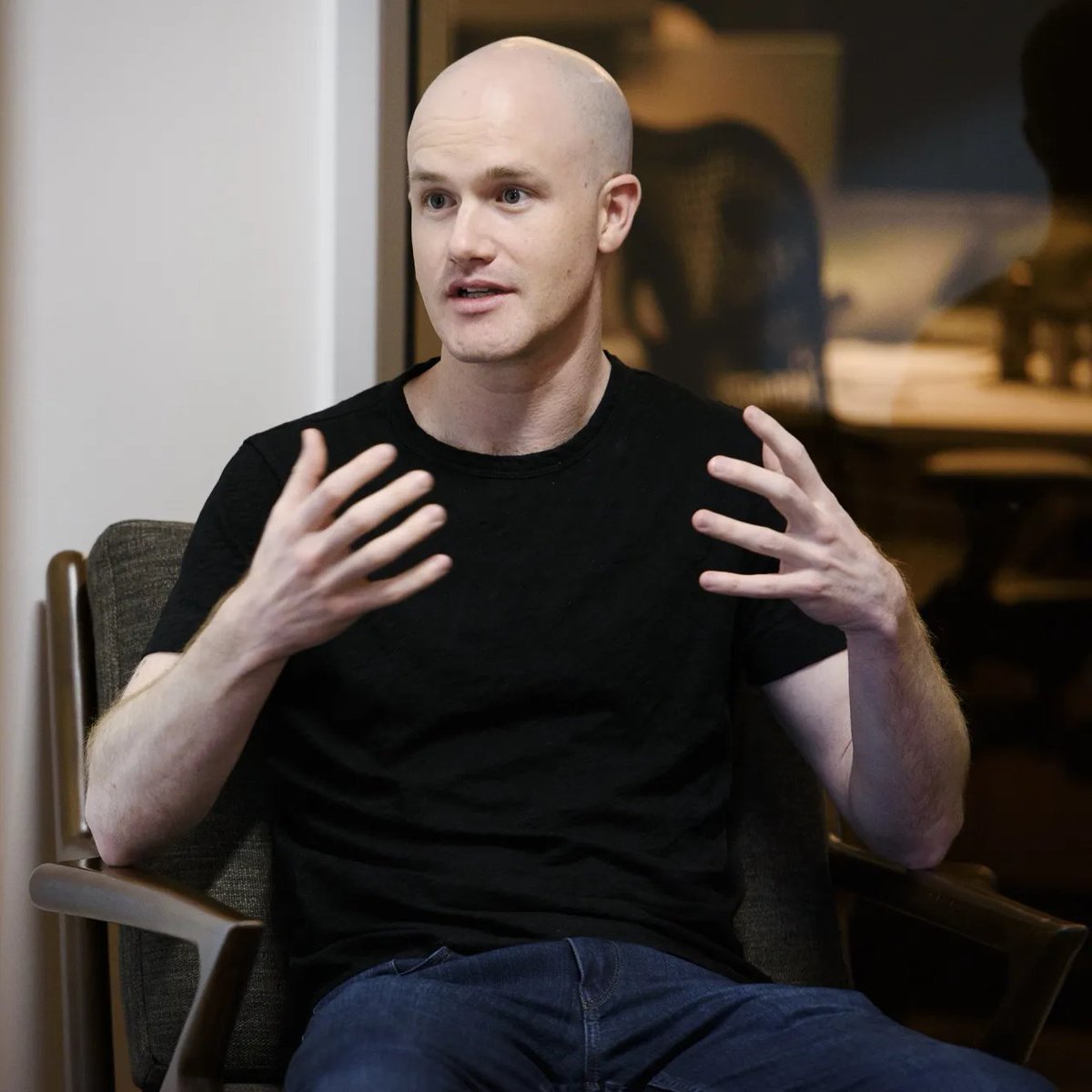 🟡"Coinbase: Collaborazioni Strategiche con 145 Agenzie per Accrescere l'Influenza delle Criptovalute"