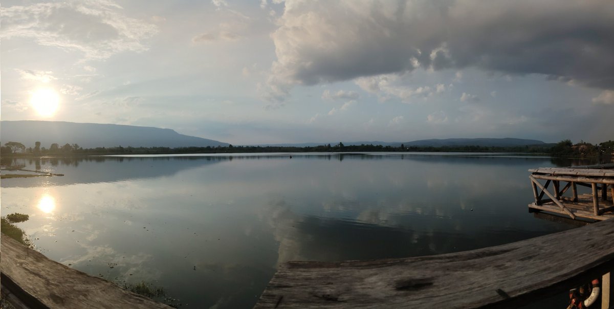 คนอื่น..มาดูธรรมชาติ แต่กูหาที่แดกเหล้า