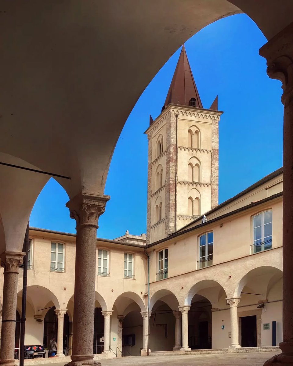 lamialiguria's tweet image. ✨ In #Liguria il fascino dei borghi più belli d’Italia si unisce con il meglio dei prodotti tipici

🏰🌿 Come a #Finalborgo che vi aspetta questo weekend nel Complesso Monumentale di Santa Caterina in occasione del #SaloneAgroalimentare

📸 @mauriziabussi @gigia_phototravel