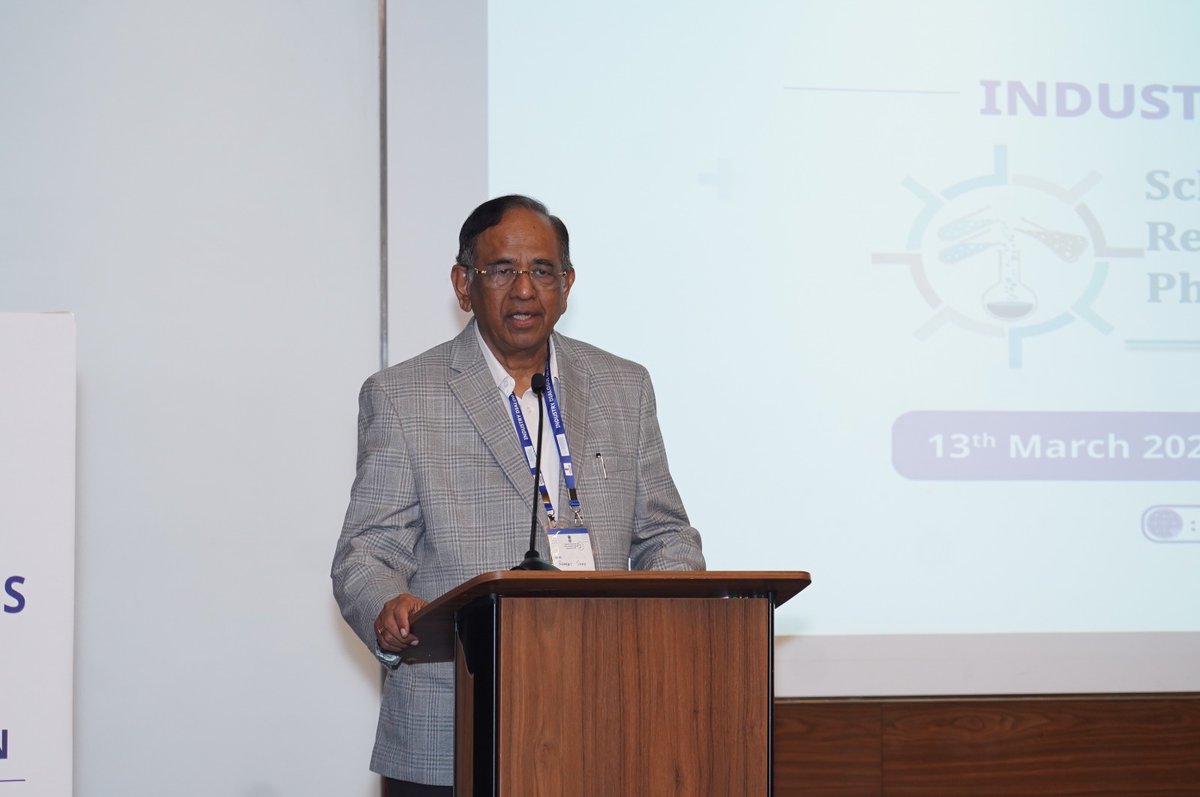 Pharmadept's tweet photo. Mr. Bharat Shah, National President, #IDMA, addressed the challenges and opportunities for MSMEs in adopting research-led growth strategies and welcomed the Government’s efforts to catalyse innovation through the #PRIP Scheme https://t.co/IfD35XnTRS