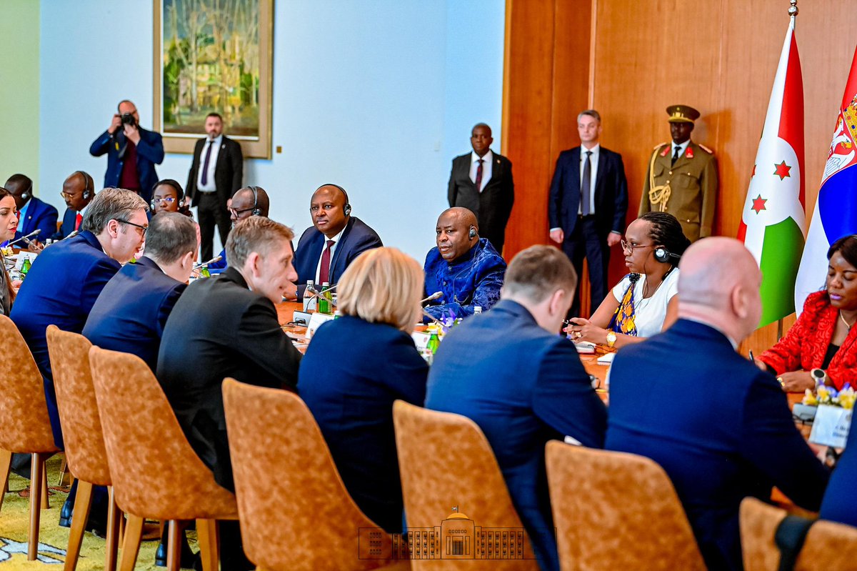 Félicien Hatungimana (@flicienhatungi3) on Twitter photo En visite officielle,le Président de la République du Burundi 🇧🇮 Son Excellence <a href="/GeneralNeva/">SE Evariste Ndayishimiye</a> et son homologue de la #Serbie 🇷🇸 se sont engagés à renforcer la coopération bilatérale entre les deux pays par la signature de 9 accords dans divers secteurs: Agriculture , Éducation,etc En visite officielle,le Président de la République du Burundi 🇧🇮 Son Excellence <a href="/GeneralNeva/">SE Evariste Ndayishimiye</a> et son homologue de la #Serbie 🇷🇸 se sont engagés à renforcer la coopération bilatérale entre les deux pays par la signature de 9 accords dans divers secteurs: Agriculture , Éducation,etc