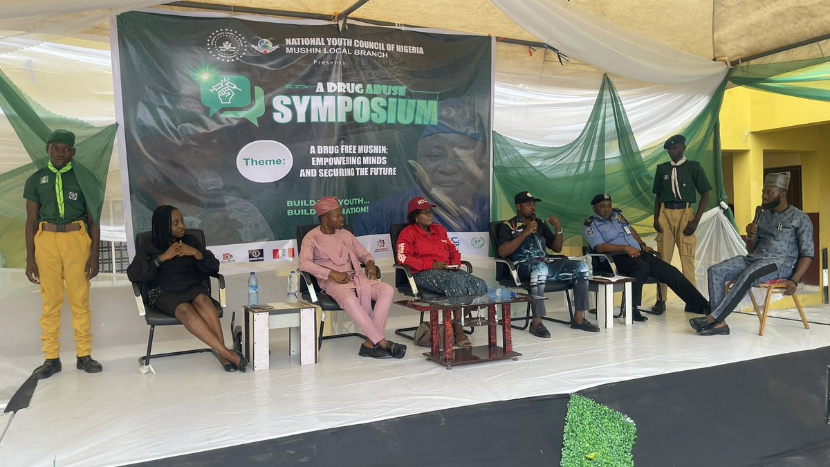 OJU_EKO1's tweet photo. Creating awareness through different channels to curb the abuse of drug
Pharm. Salam Adeyinka
#ADrugFreeMushin #ADFM #NYCNMushin #youthsymposium #MushinYouths https://t.co/9AILEei0k9