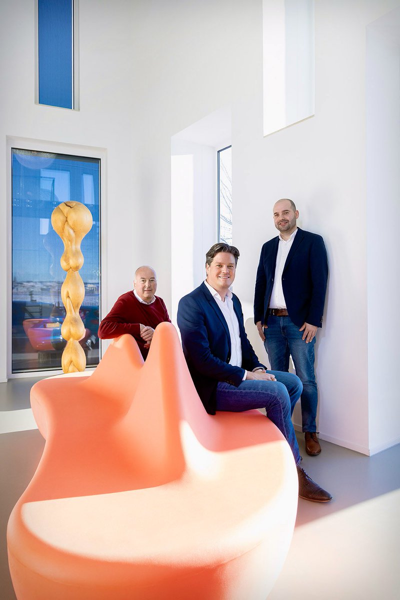 Nieuwste uitgave RSMagazine met cover Jean en Leon Pronken van Convoi. 2e portret tevens met financieel directeur Servé Puts. 

#portraitphotography #convoi #rsm #portretfotografie #familiebedrijf #limburg #multinationa