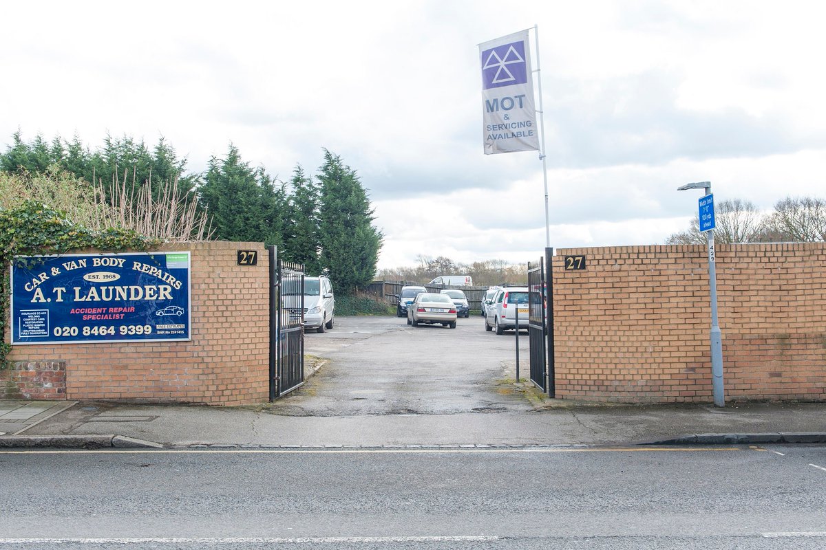 Looking for reliable car repairs? We are here for you.

We are proud to be Bromley’s go-to car body shop, offering expert repairs since we first opened.

Our team has years of experience in restoring cars to their original condition.

Trust A.T. Launder Coachworks!