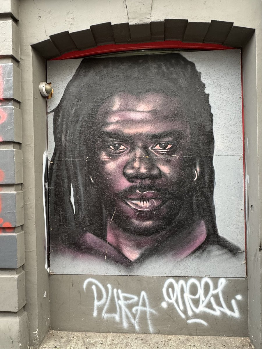 lovestreetart22's tweet photo. David Speed’s portrait in Aldgate . East London
#StreetArt #DavidSpeed #London https://t.co/28QAqpDmqj