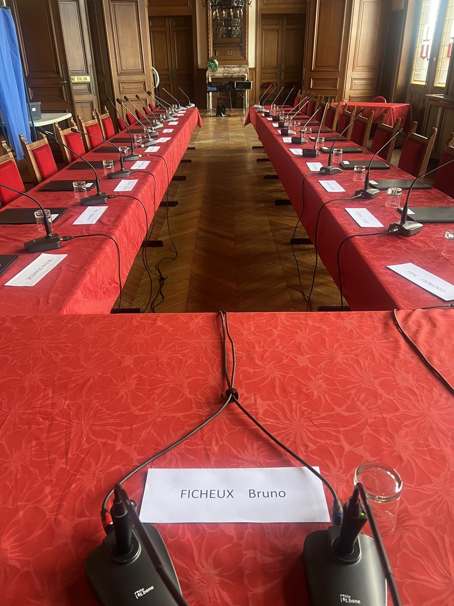 Ready pour un nouveau conseil municipal à <a href="/estaires59/">Ville d'Estaires</a>