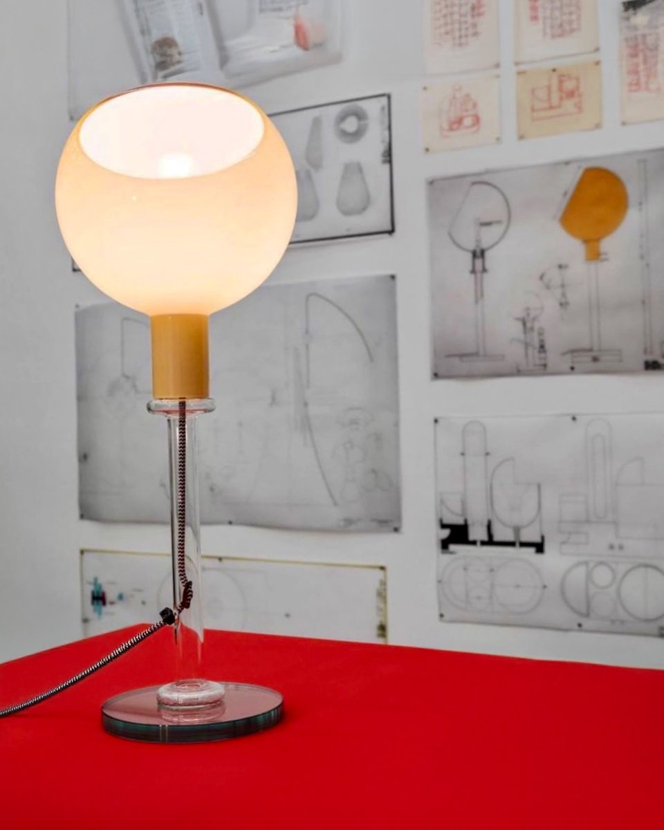 stillucestore's tweet image. “Il segno dev’essere forte ma leggero”, diceva #GaeAulenti E Parola lo è: vetro soffiato, cristallo e luce direzionabile. Icona senza tempo di #FontanaArte ancora oggi capace di creare atmosfere uniche. Scoprila ora con lo sconto extra ICON! stilluce-store.it/?s=PAROLA&amp;amp;post…
#StilluceStore