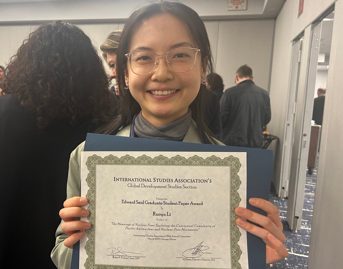 GlobalSouthsHub's tweet image. Congratulations to Ruoyu Li for winning the 2025 Edward Said Award at #isa2025 ! 🎉 Her research on nuclear-free activism explores the deep ties between nuclear violence &amp;amp; imperialism. Read more here: globalsouth.org/2025/03/edward… #GlobalDevelopment #NuclearFree