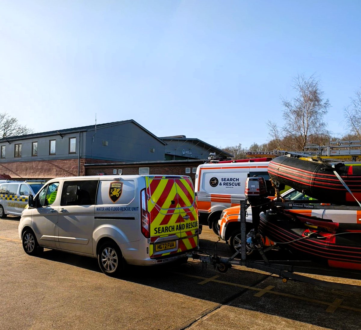 On 5 &amp; 6 March, in collaboration with <a href="/DefraGovUK/">Defra UK</a> , we carried out Exercise Harvey - testing our preparedness, resilience &amp; response to major flooding.
A huge thank you to all those involved!
🔗Read more: esfrs.org/multi-agency-f…

#FloodResponse #Collaboration 
<a href="/FireResilience/">NFCC National Resilience</a>