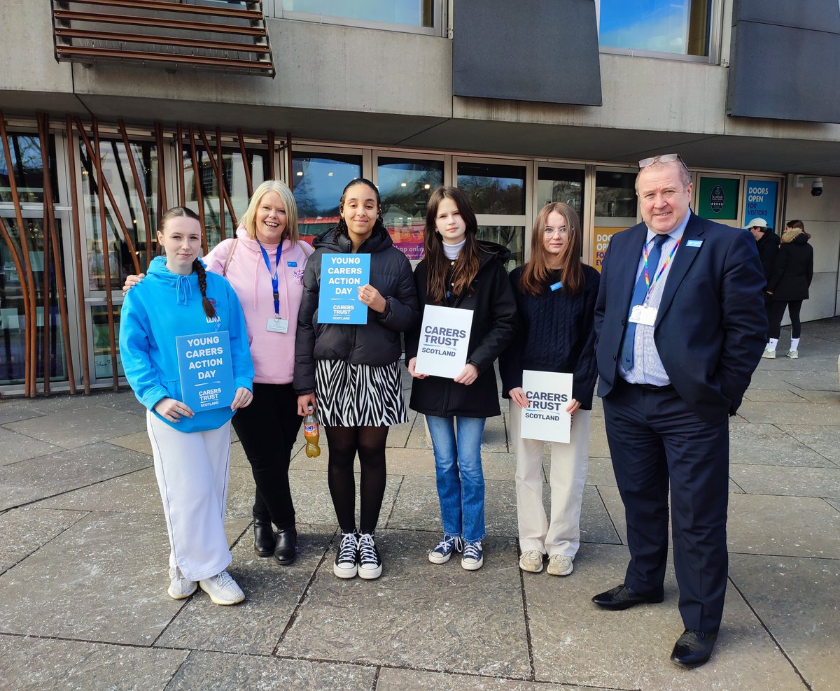 Graeme Dey (@graemedeymsp) on Twitter photo 💙 Further to #YoungCarersActionDay yesterday, I was pleased to speak with young carers from Angus at Holyrood today for a debate to mark this annual <a href="/CarersTrust/">Carers Trust</a> campaign.
🗣️ Discussed access to apprenticeships among other topics. <a href="/AngusCarers/">Angus Carers Centre</a> provide invaluable support locally 💙 Further to #YoungCarersActionDay yesterday, I was pleased to speak with young carers from Angus at Holyrood today for a debate to mark this annual <a href="/CarersTrust/">Carers Trust</a> campaign.
🗣️ Discussed access to apprenticeships among other topics. <a href="/AngusCarers/">Angus Carers Centre</a> provide invaluable support locally