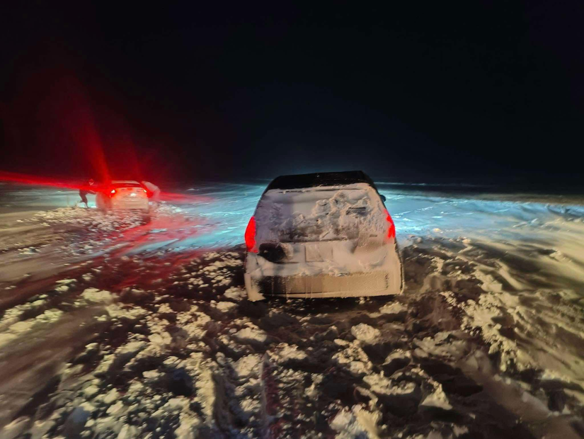 Deeply touched by the courageous rescue carried by China Railway Resources Group's Xinxin Company, who overcame fierce blizzards to save 12 stranded #Mongolian, demonstrating the precious tradition of selfless mutual support and longstanding friendship in times of hardship