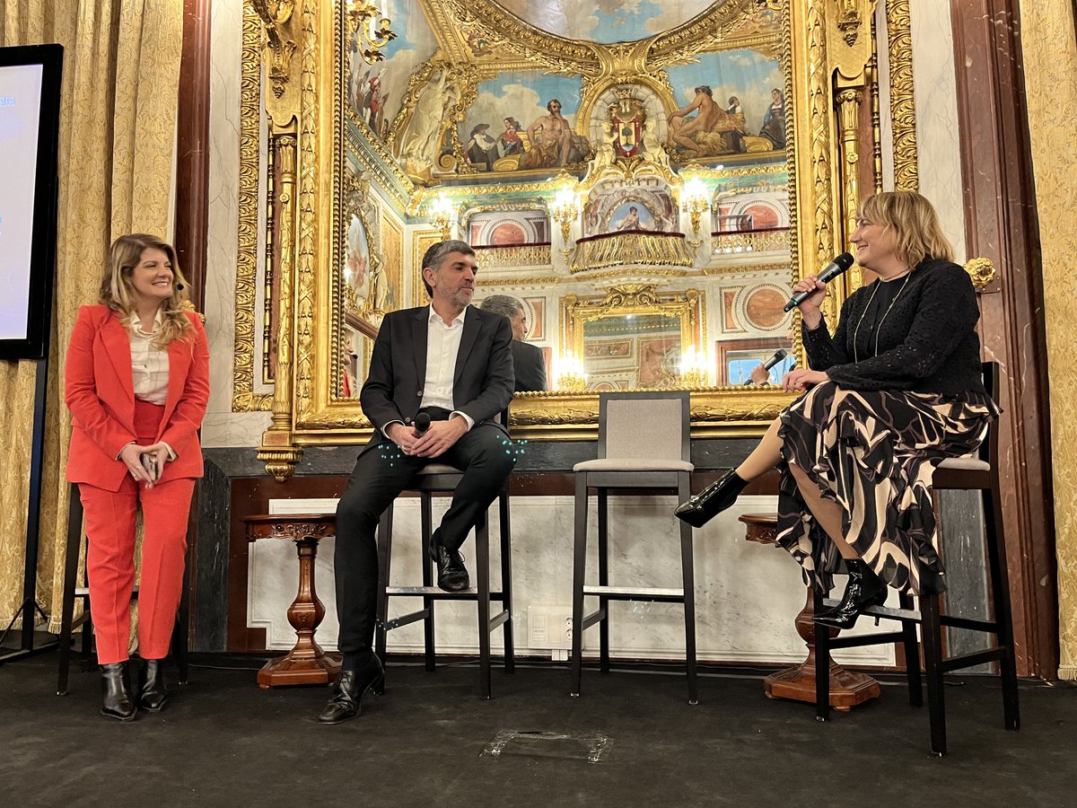 Alastria_'s tweet image. Carmen Chicharro ⁦@metrovacesa⁩ y Juan Cumbrado ⁦@MAPFRE_ES⁩ explican cómo están utilizando #blockchain. La tokenización y compartición de datos confiables #identidadigital son aplicaciones que aportan valor en sus sectores.
#ForoBlockchain ⁦@CamaradeMadrid⁩