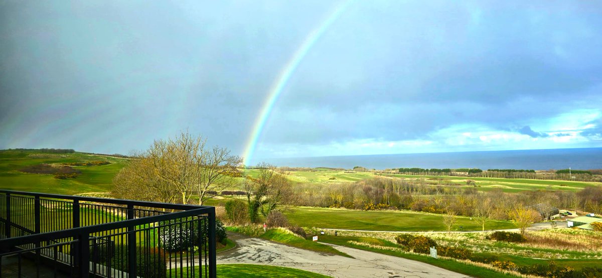 Sleet, snow and freezing winds. Must be spring! 🥶