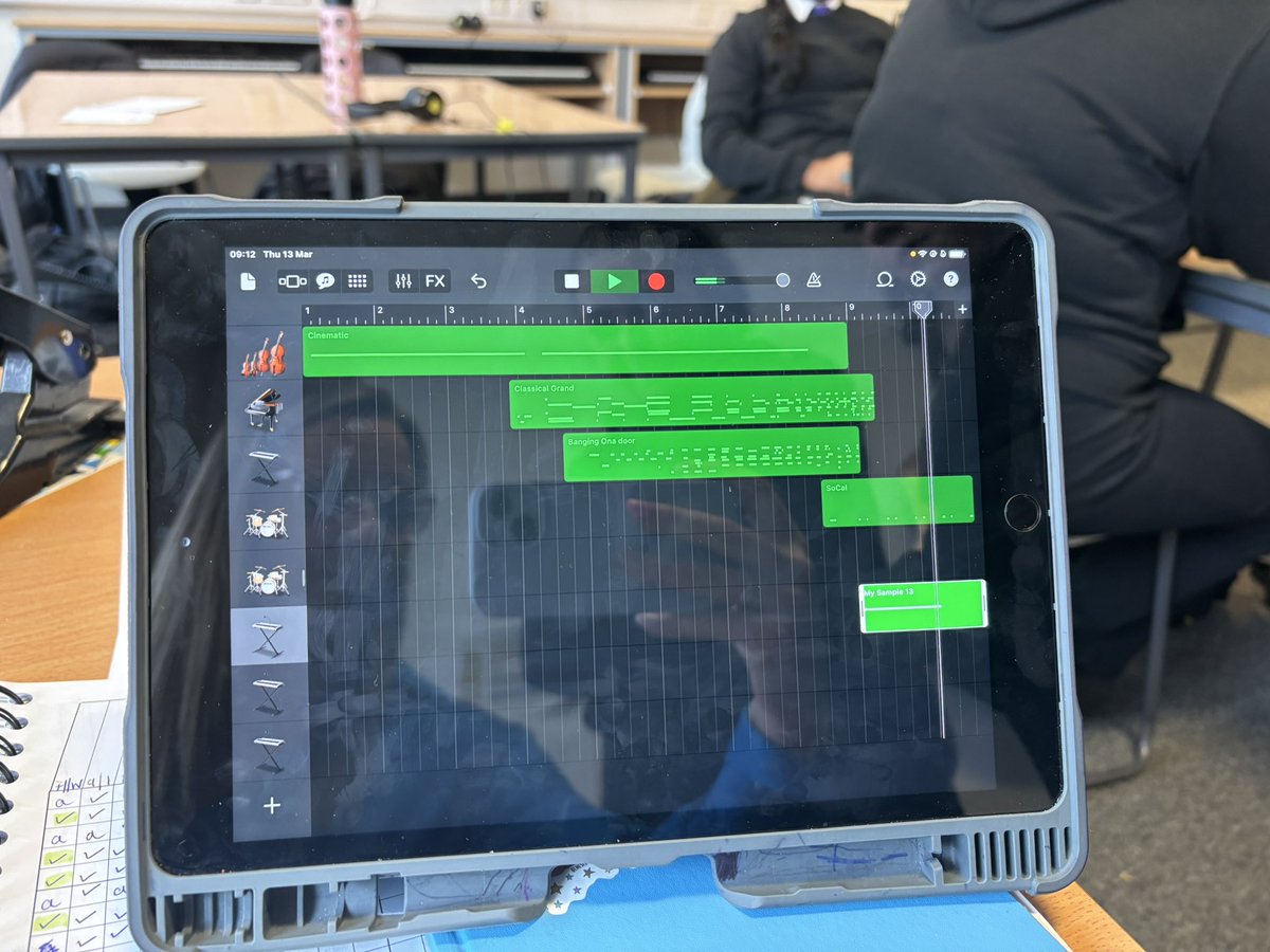 rood_arts's tweet image. Working on some computer game music compositions with S2!
#musictechnology #education #garageband #creative