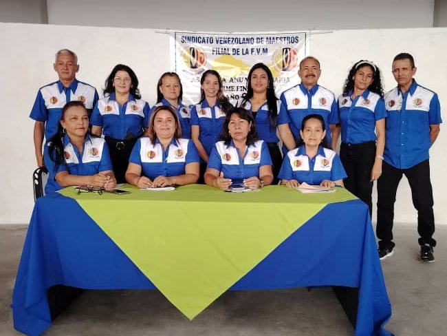 🆘Xiomara Morillo pdte de SINVEMA Barinas dió la bienvenida a la gran masa de docentes que asistieron y exhortó al Ministro de Educación a revisar y rectificar con respecto a la suspensión de salarios a un gran número de Docentes Nacionales.