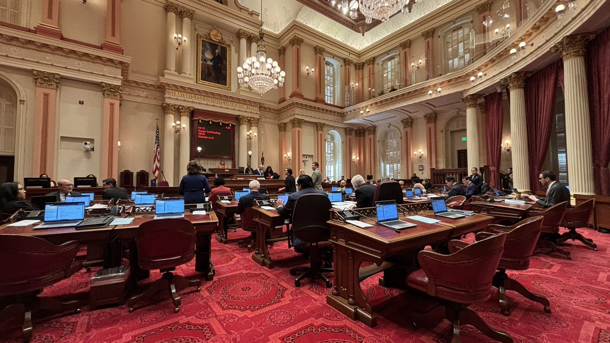 Ashley Zavala (@zavalaa) on Twitter photo The California State Senate has severely limited press access in the chamber to journalists and despite repeated calls from <a href="/CCACalifornia/">Capitol Correspondents Association of California</a> to change this, leaders will not listen.
Hereâs whatâs going on đ§” The California State Senate has severely limited press access in the chamber to journalists and despite repeated calls from <a href="/CCACalifornia/">Capitol Correspondents Association of California</a> to change this, leaders will not listen.
Hereâs whatâs going on đ§”