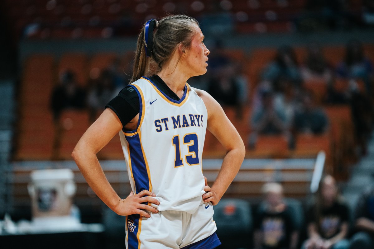 RSNsports1's tweet image. 4 minutes to go.. One team will advance to the #classAA championship game on Saturday.. one team will go home. Current score: Chas. Catholic-47, St. Marys-45. get 👏your👏 popcorn👏ready👏 #wvgirlsbb