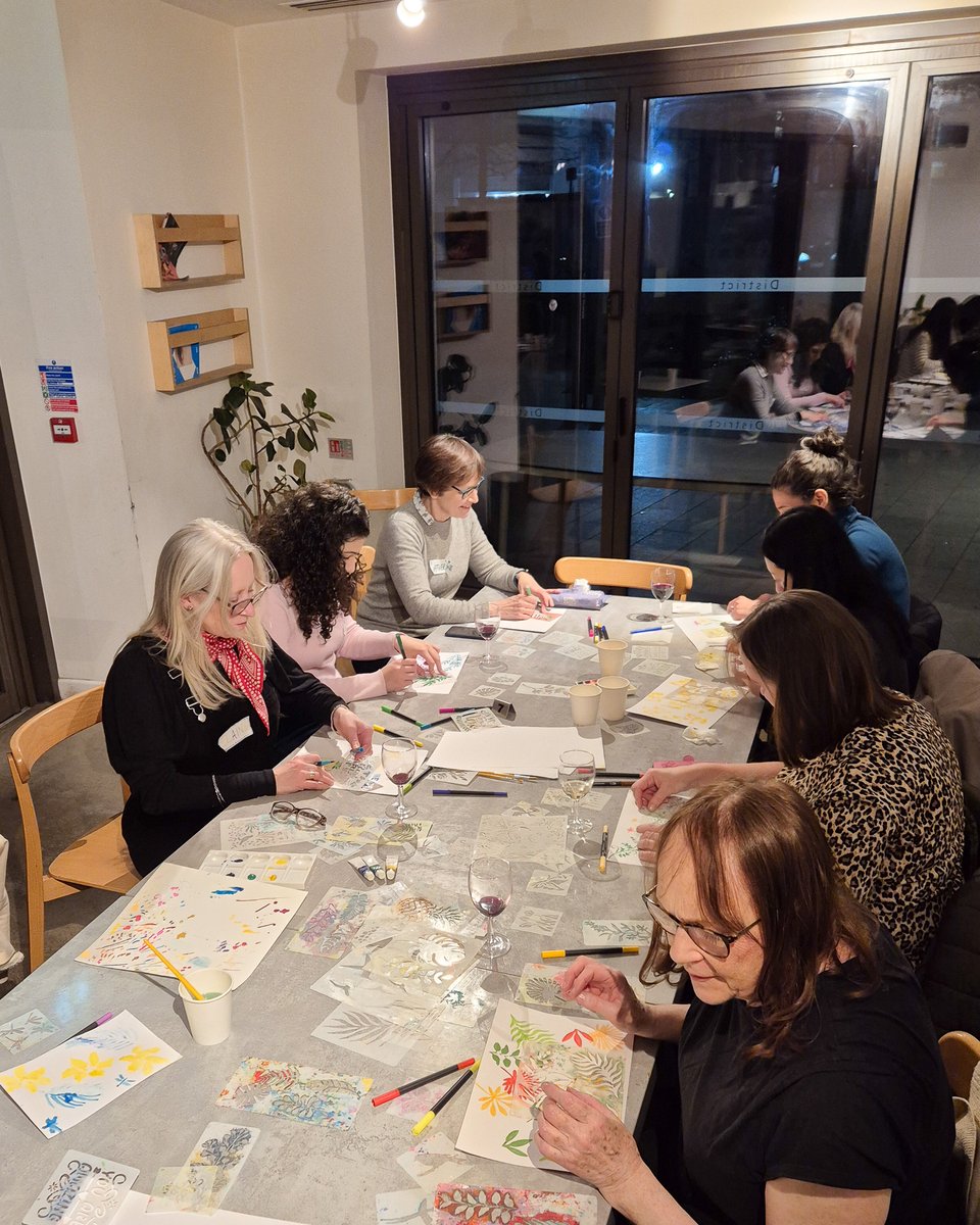 leightoncarr's tweet photo. Fab 'Paint &amp; Sip' evening in District Café last night run by the Nine Elms Church Music and Arts Team... a great vibe, lots of fun (and very good art)  and best of all, local people living in Nine Elms gathered for Art And A Bit Of Community 😊 ... to come along text 07490 104673 https://t.co/GYG8csglto