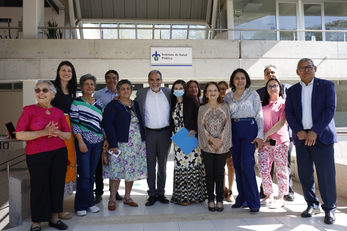 UVeracruzanaMx's tweet image. El rector Martín Aguilar inauguró la Unidad de Secuenciación Genómica, espacio que impulsará el estudio de enfermedades genéticas, el cáncer, desarrollo de procedimientos diagnósticos,terapias y medicina personalizada, identificación y caracterización de agentes infecciosos(1/2)
