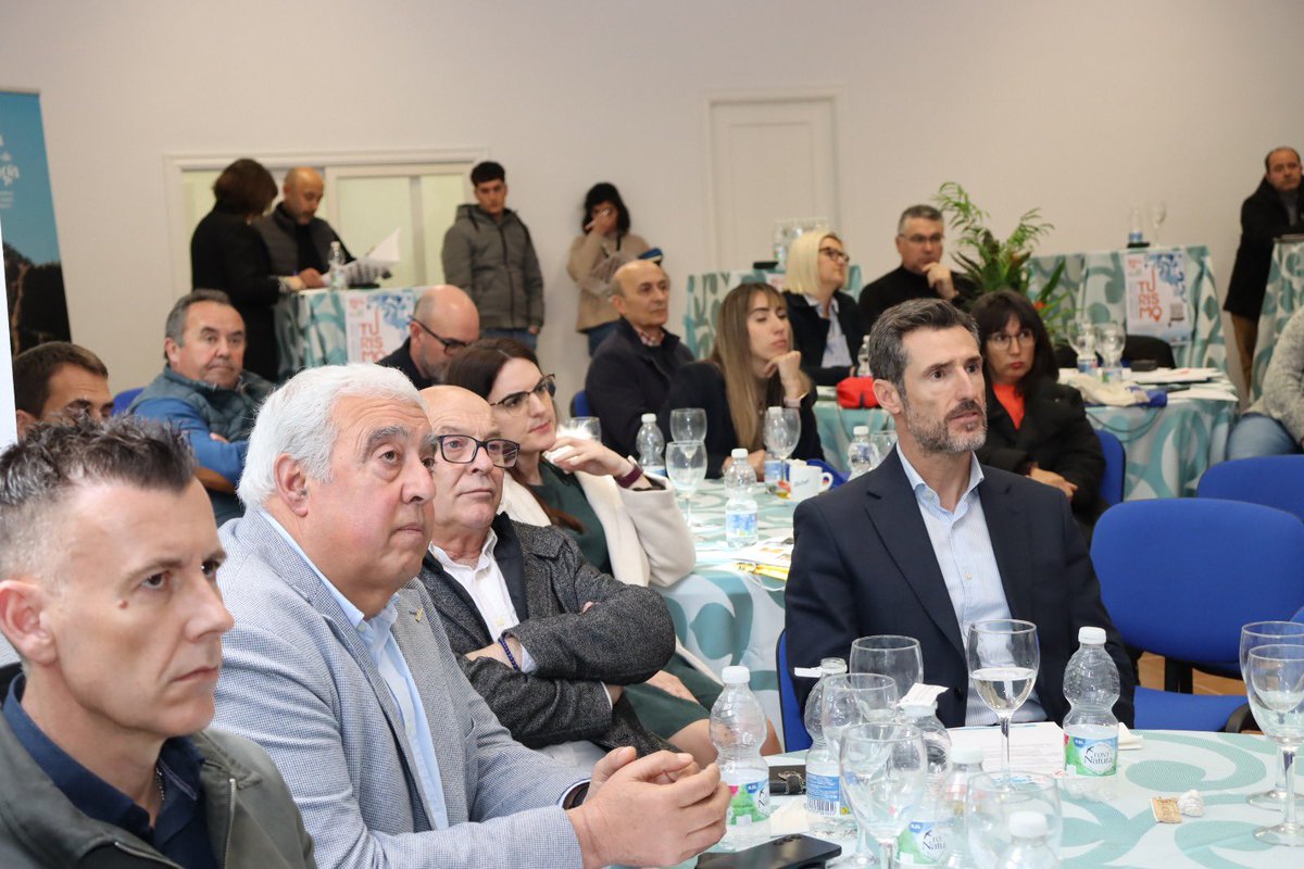Ayto_CSM's tweet photo. @museojuguetecsm @Clave_Economica 🧑‍🏫Durante el evento, en el que se dieron cita medio centenar de personas, se expusieron experiencias consolidas y se puso de manifiesto la necesidad de contar con un Plan de Desarrollo Turístico para que el sector sea en un verdadero motor económico en la Sierra Norte de Málaga. https://t.co/OaKXc9KTwp