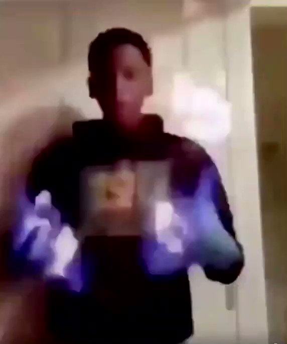 JammingIsBadass's tweet photo. i got super powers bro #FireHands https://t.co/EkqKNe2RaM