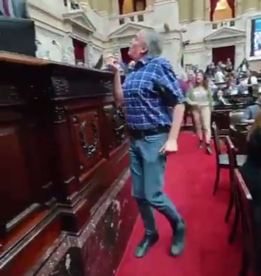 constant_hevia's tweet image. 