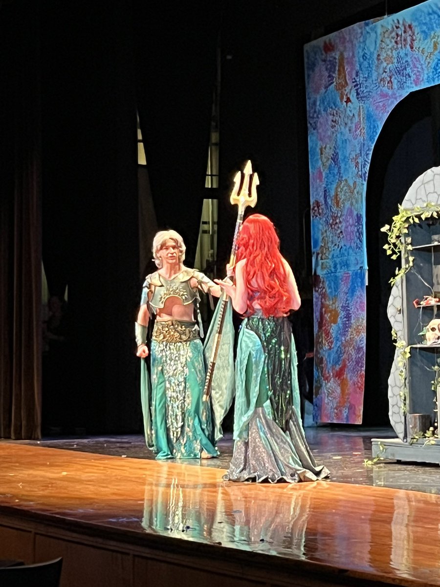 GoMESDukes's tweet image. Marlboro Elementary visited @GoMHSDukes for a preview of The Little Mermaid 🧜‍♀️  it was so much fun being under the sea! @marlborosd 🦀