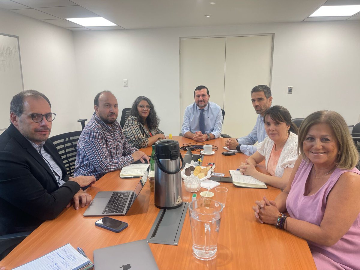 AFFREMOR1's tweet photo. Reunión de Affremor con el FR de la Sur y su Equipo Directivo
Levantamiento de Cargas de Trabajo en Preclasificador; Evaluación de Cambios Introducidos en 2024;Situación del Pago de Sala Cuna.
El Fiscal Regional mostró disposición respecto de lo planteado. https://t.co/MbJh2s5n9Z