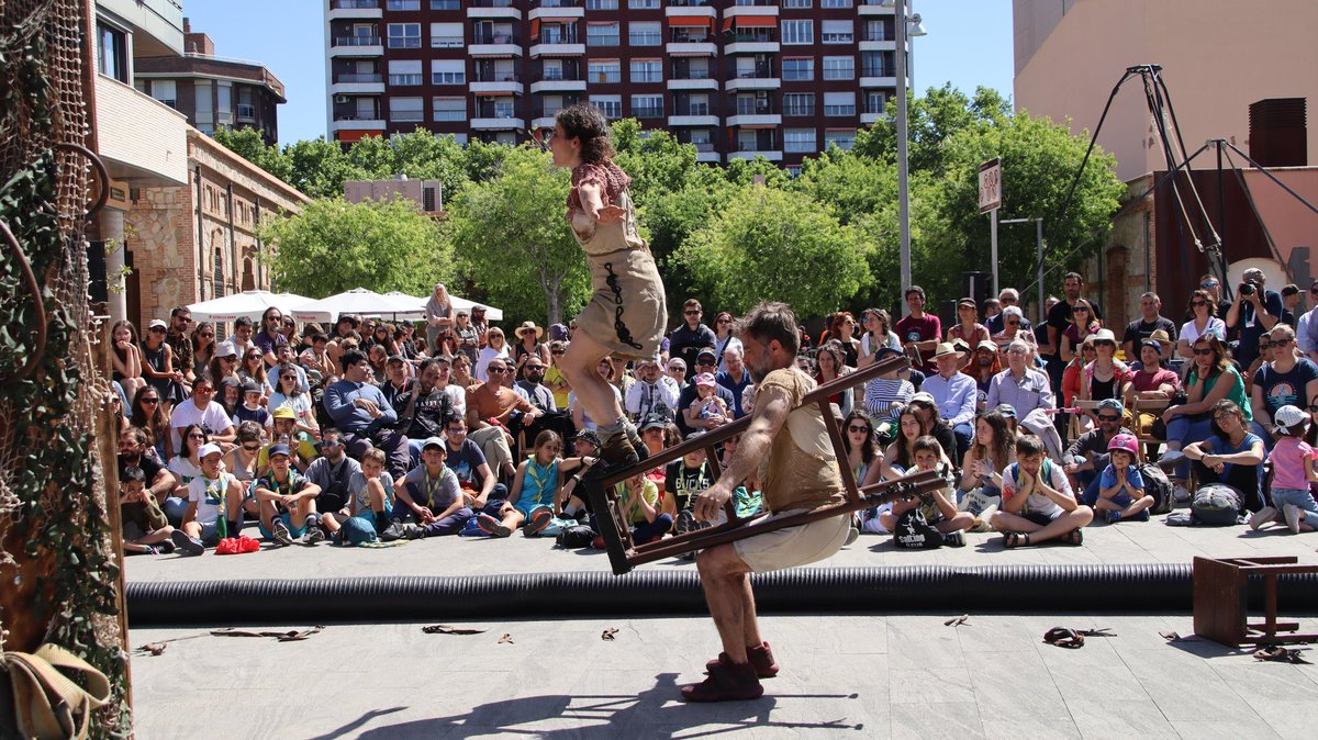 🎪✨ La Fira Trapezi 2025 arriba a Reus del 14 al 18 de maig! ✨🎪

La 29a edició del Trapezi transformarà la ciutat en l'epicentre del circ contemporani amb més de 30 companyies d’arreu del món. 🌍🤹‍♂️

ℹ️ reus.cat/noticia/la-fir…

📣 Reserva't les dates 📣

<a href="/ReusCultura/">Reus Cultura</a> <a href="/reus_cat/">Ajuntament de Reus</a>