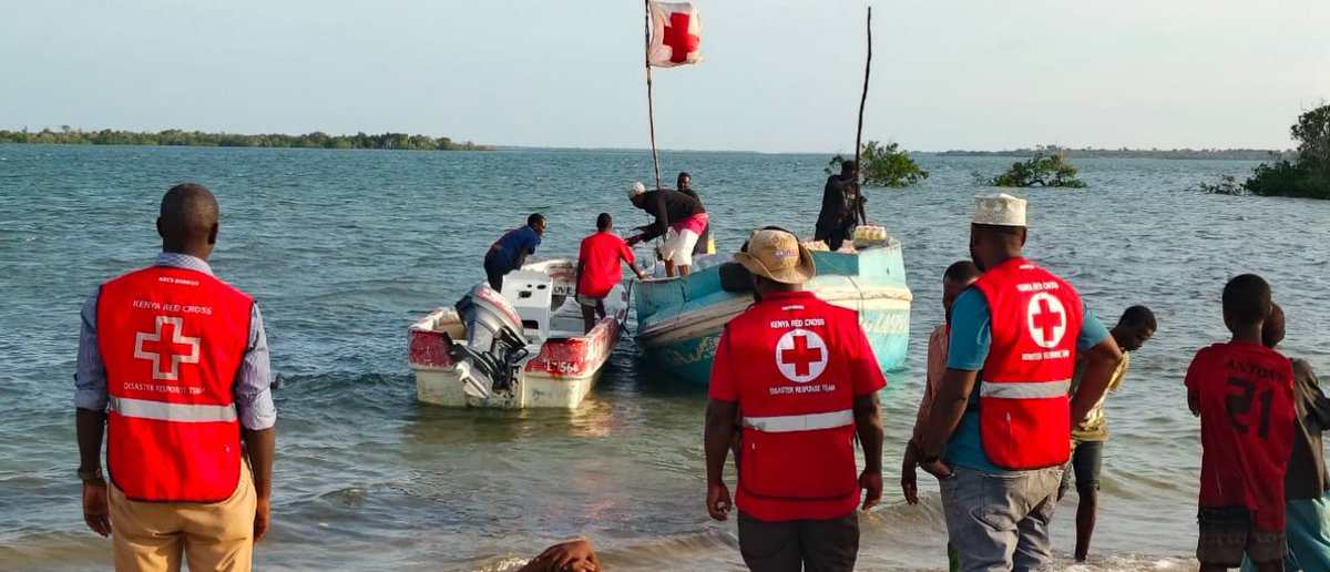 KenyaRedCross's tweet photo. For weeks, families in Basuba Ward, Lamu East, have faced dire conditions—some relying on wild fruits to get by.

Today, we provided food assistance to 500 households as part of our #Ramadhan support efforts, helping sustain them in the coming days. https://t.co/OvafUOclKO