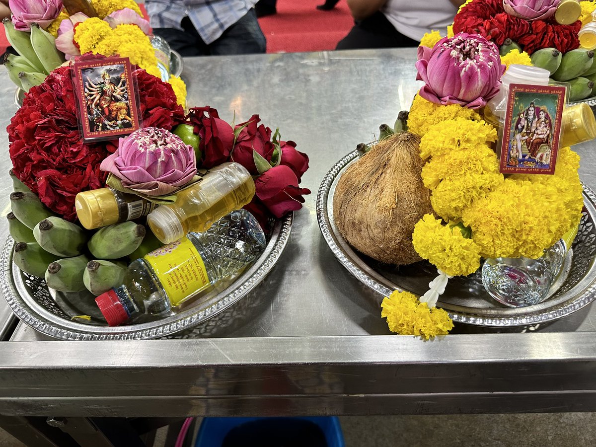 วันนี้สวดมนต์

อัญเชิญเทวดา ไตรสรณะ ศีลห้า พุทธชัยมงคล ชินบัญชร ทำวัตรเย็น มงกุฎพระพุทธเจ้า มหาจักรพรรดิ์ บูชาท้าวเวสสุวรรณ-องค์ครอบครัวไกรราศ  ยอดพระกัณฑ์ไตรปิฎก อัญเชิญเทวดากลับ แผ่เมตตา

-  กินเจ ทำบุญ 6 ที่

อนุโมทนาบุญกันนะครับผม / คิวดูดวง 14/03 ยังว่าง จับจองตามสะดวกครับ