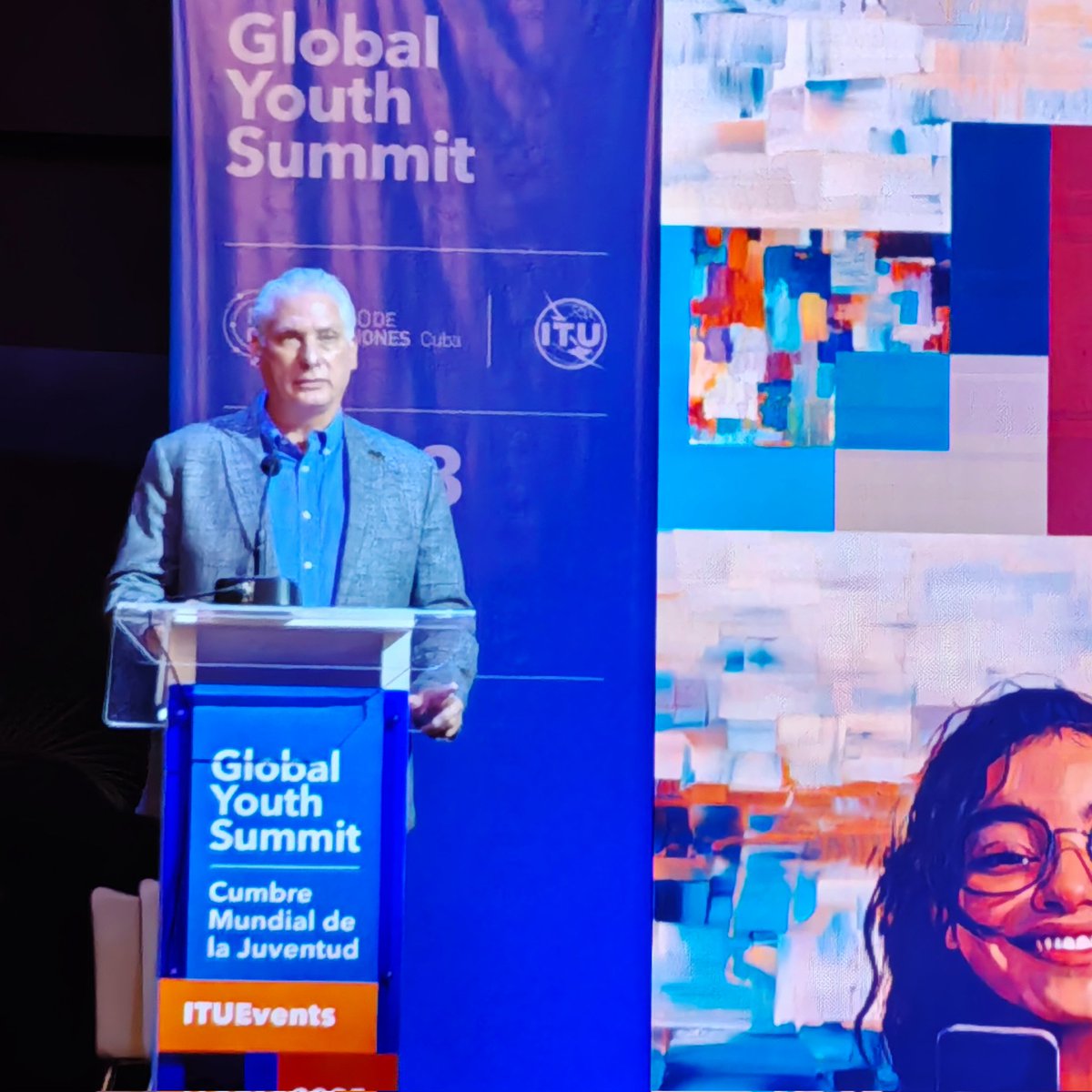 En clausura de #GYS2025, nuestro presidente <a href="/DiazCanelB/">Miguel Díaz-Canel Bermúdez</a> se dirigió a los participantes, especialmente a los jóvenes de más de 30 países. Hizo un emotivo llamado a defender el uso de las #TICS para el desarrollo sostenible de los pueblos bajo el principio de compartir y no excluir