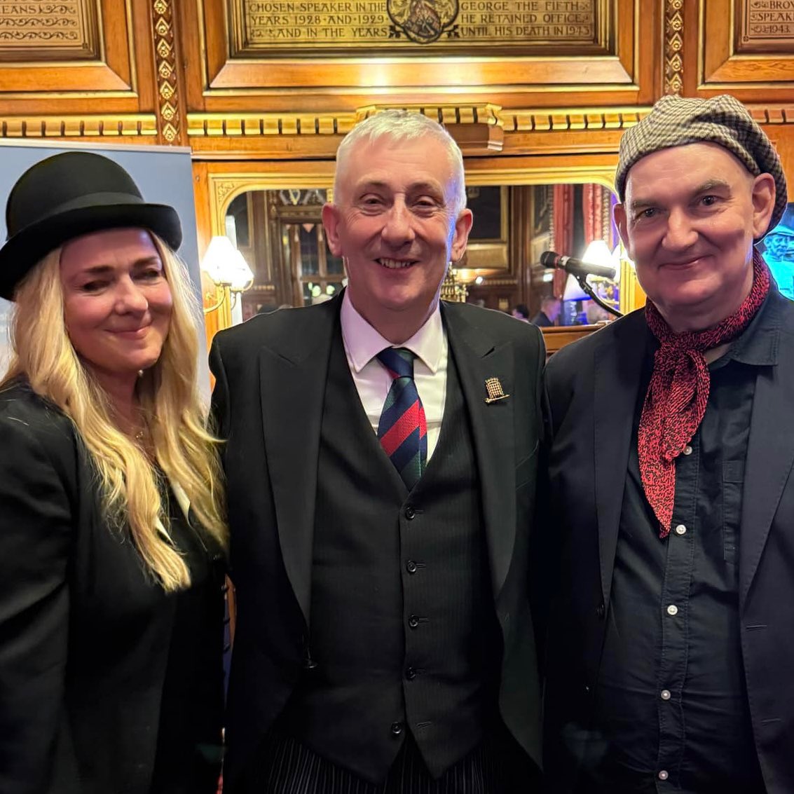 <a href="/SongManNic/">SongManic</a> &amp; I had the honour of playing in the Speaker's House, House of Commons, British Parliament. An event hosted by a leading Faroese fish producer, JFK.
Speaker of the House, Sir Lindsay Hoyle, was one of the honourable guests and it was a thrill to get him to sing along